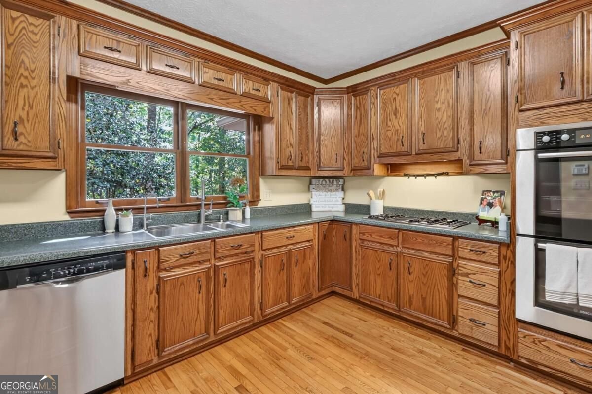 535 Autumn Wood Close Roswell - Photo 9