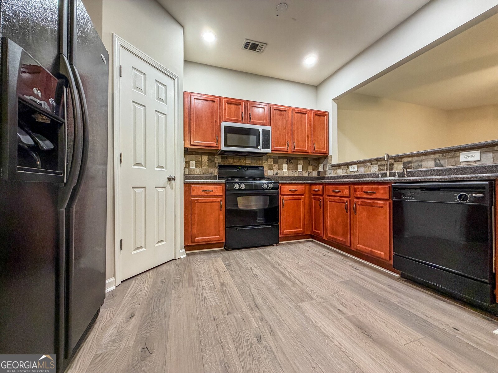 2077 Lakeshore Overlook Drive Kennesaw - Photo 9