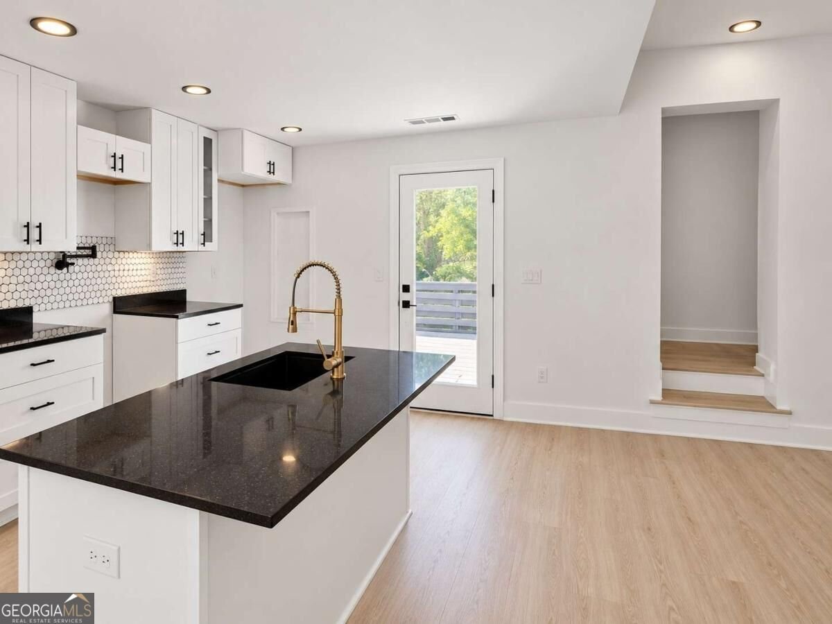 166 Burbank Drive Atlanta - Photo 12