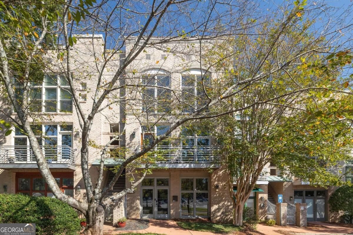 1261 Apple Valley Road Atlanta - main photo
