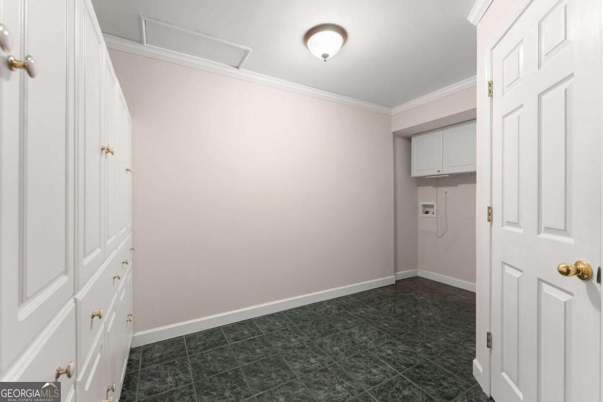2075 Pine Tree Drive Buford - Photo 10