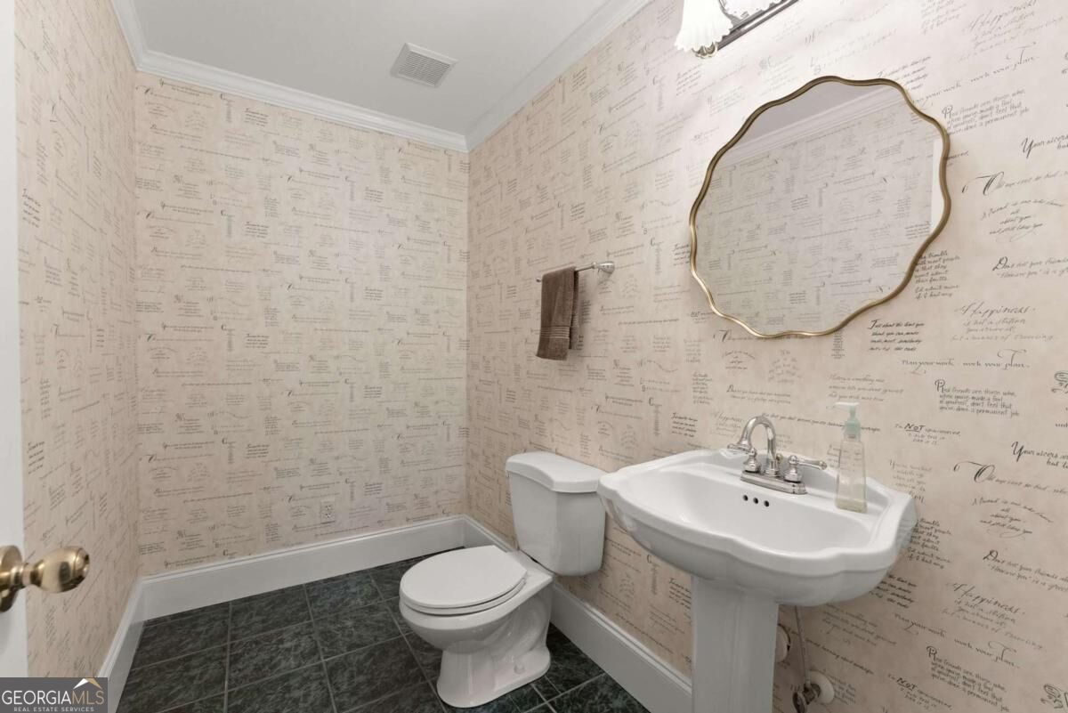 2075 Pine Tree Drive Buford - Photo 11