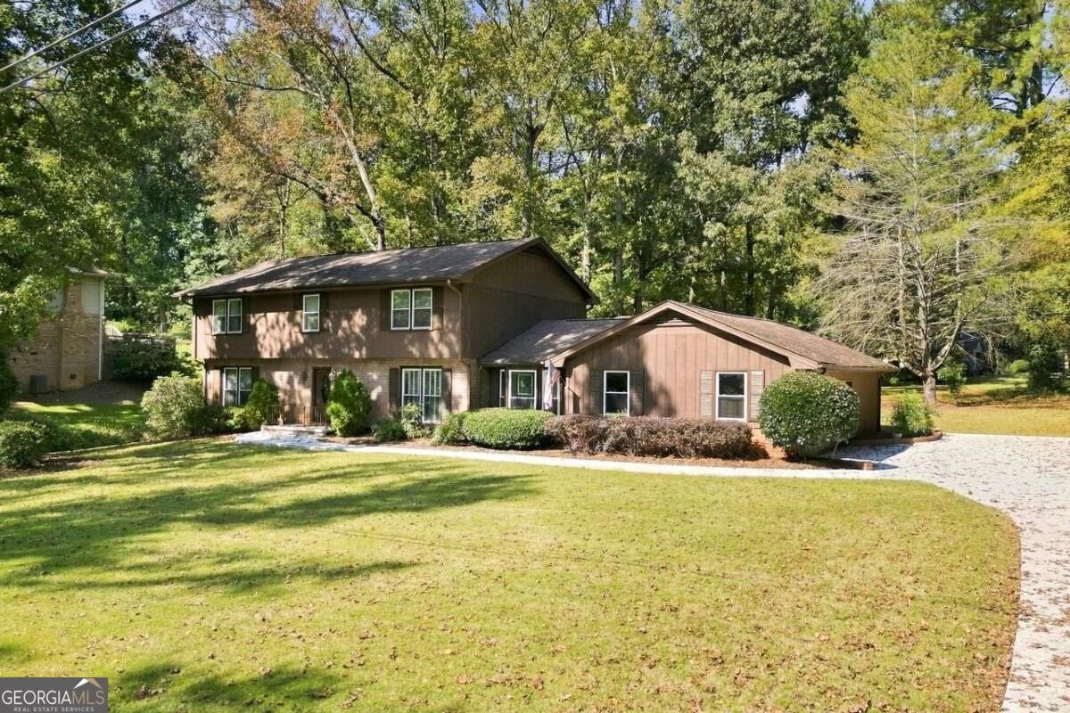 1130 Vermillion Lane Marietta - main photo