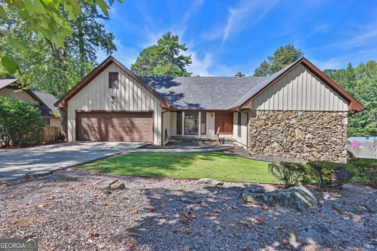 1749 Hidden Hills Parkway Stone Mountain - main photo