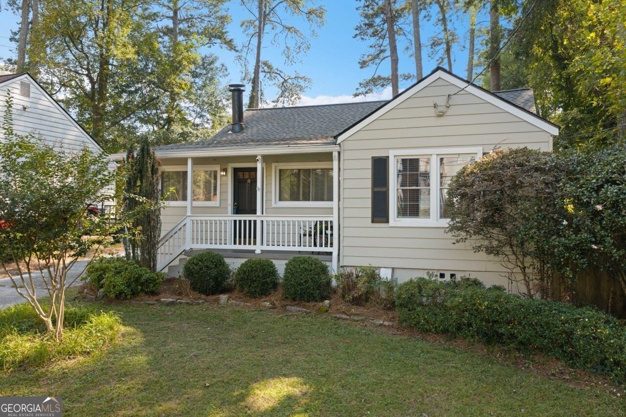 1137 Kingsley Circle Atlanta - main photo
