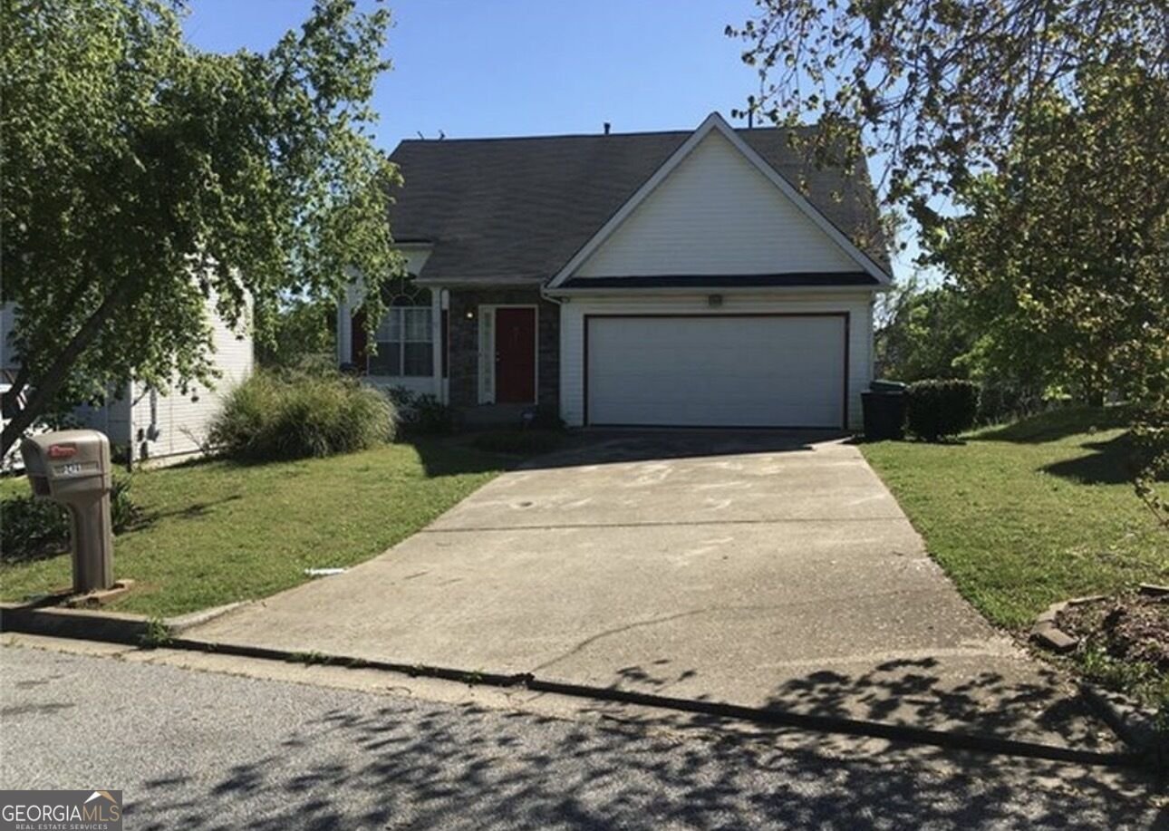 2421 Wellborn Creek Court Lithonia - main photo