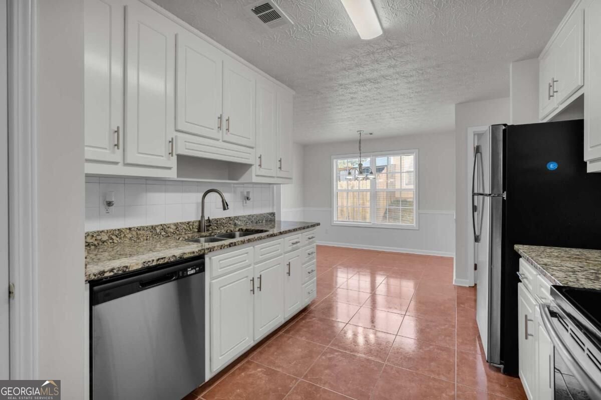 2425 Green Hollow Court Conyers - Photo 10