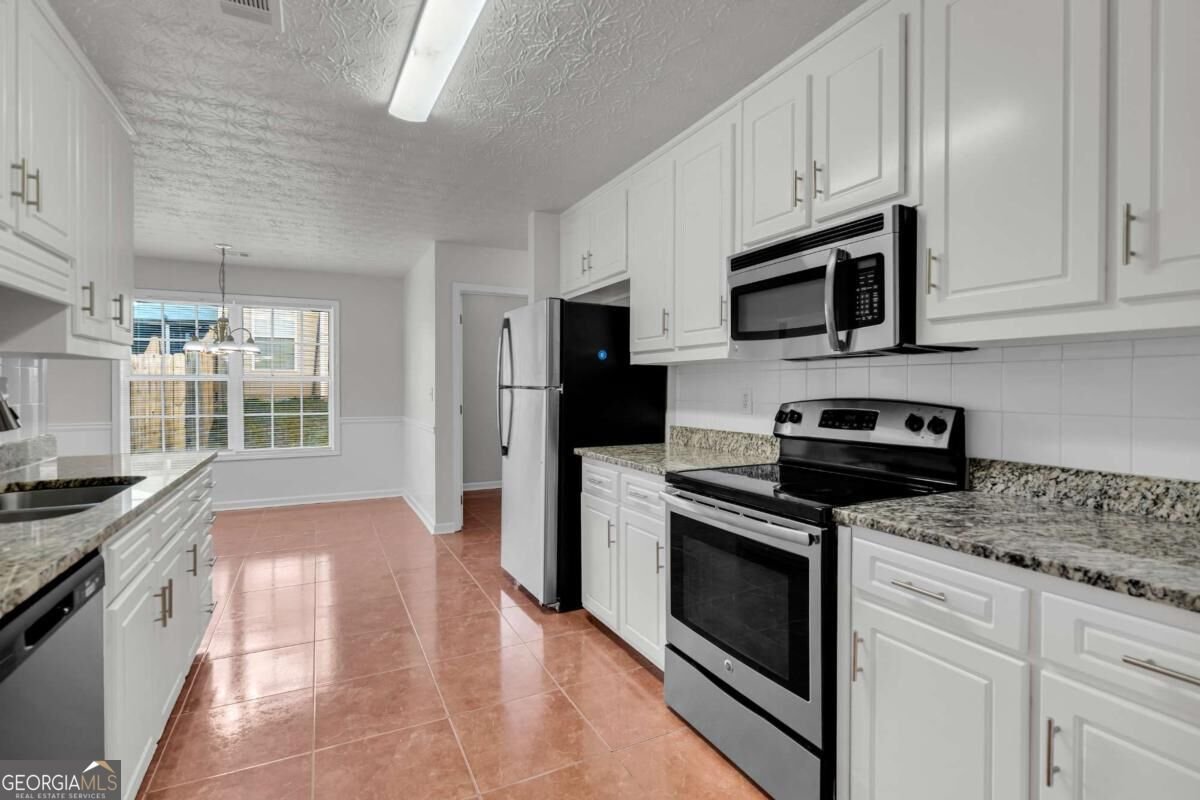 2425 Green Hollow Court Conyers - Photo 9