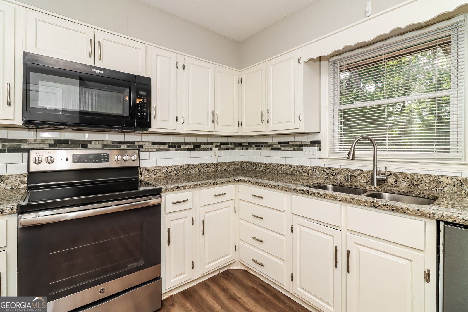 3404 Sherrod Drive Marietta - Photo 9