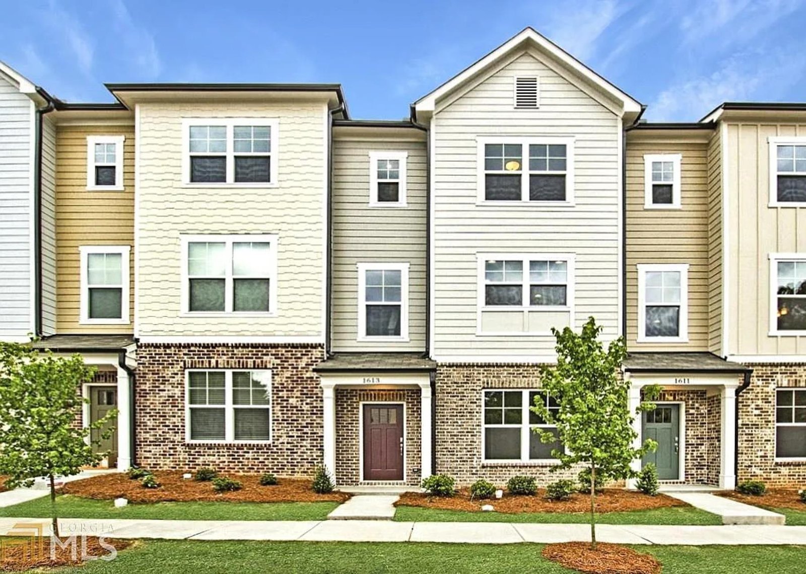 1613 Falcon Crest Way Decatur - main photo