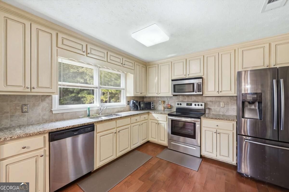 1490 Chalet Circle Lawrenceville - Photo 11