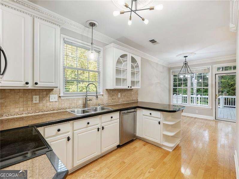 585 Oak Alley Way Johns Creek - Photo 13