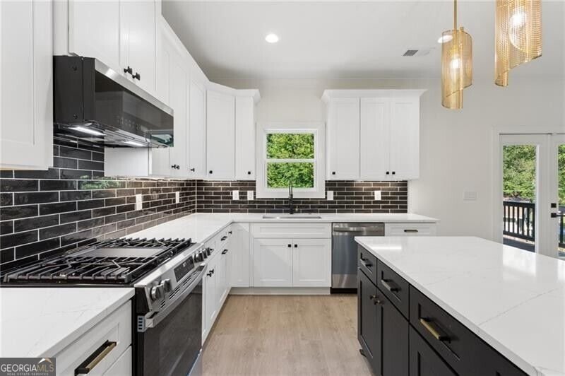 2425 Elmwood Circle Atlanta - Photo 9