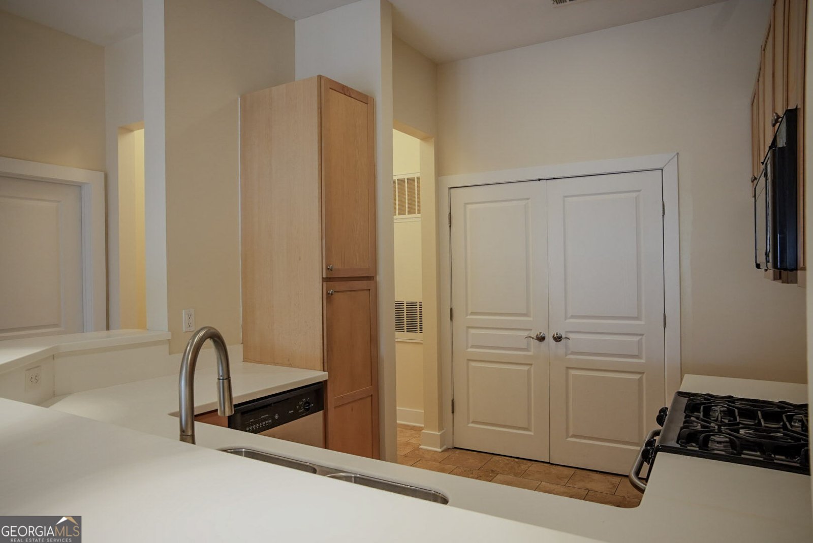 799 Hammond Drive Sandy Springs - Photo 15