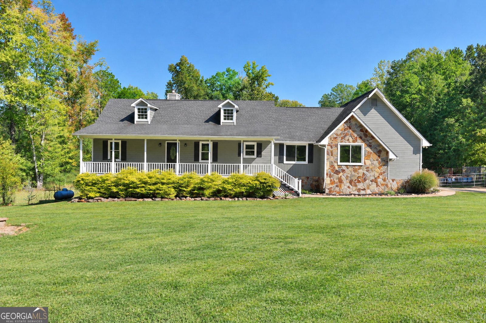 279 Plantation Drive Newnan - main photo