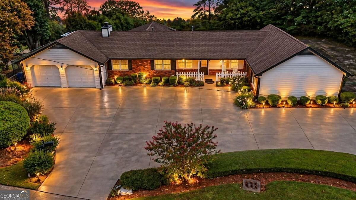 3605 Shallowford Road Marietta - main photo