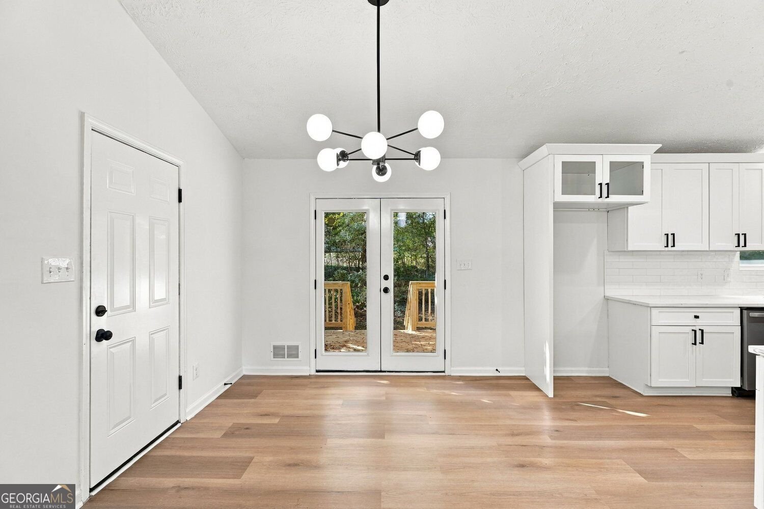 103 Hemlock Way Stockbridge - Photo 10