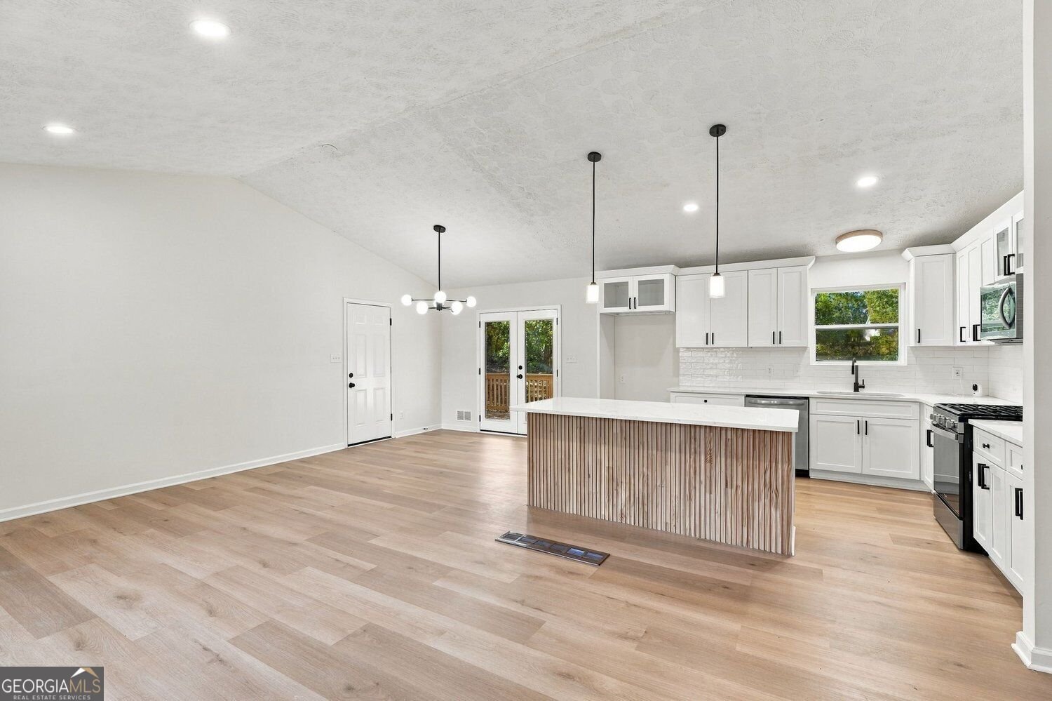 103 Hemlock Way Stockbridge - Photo 6