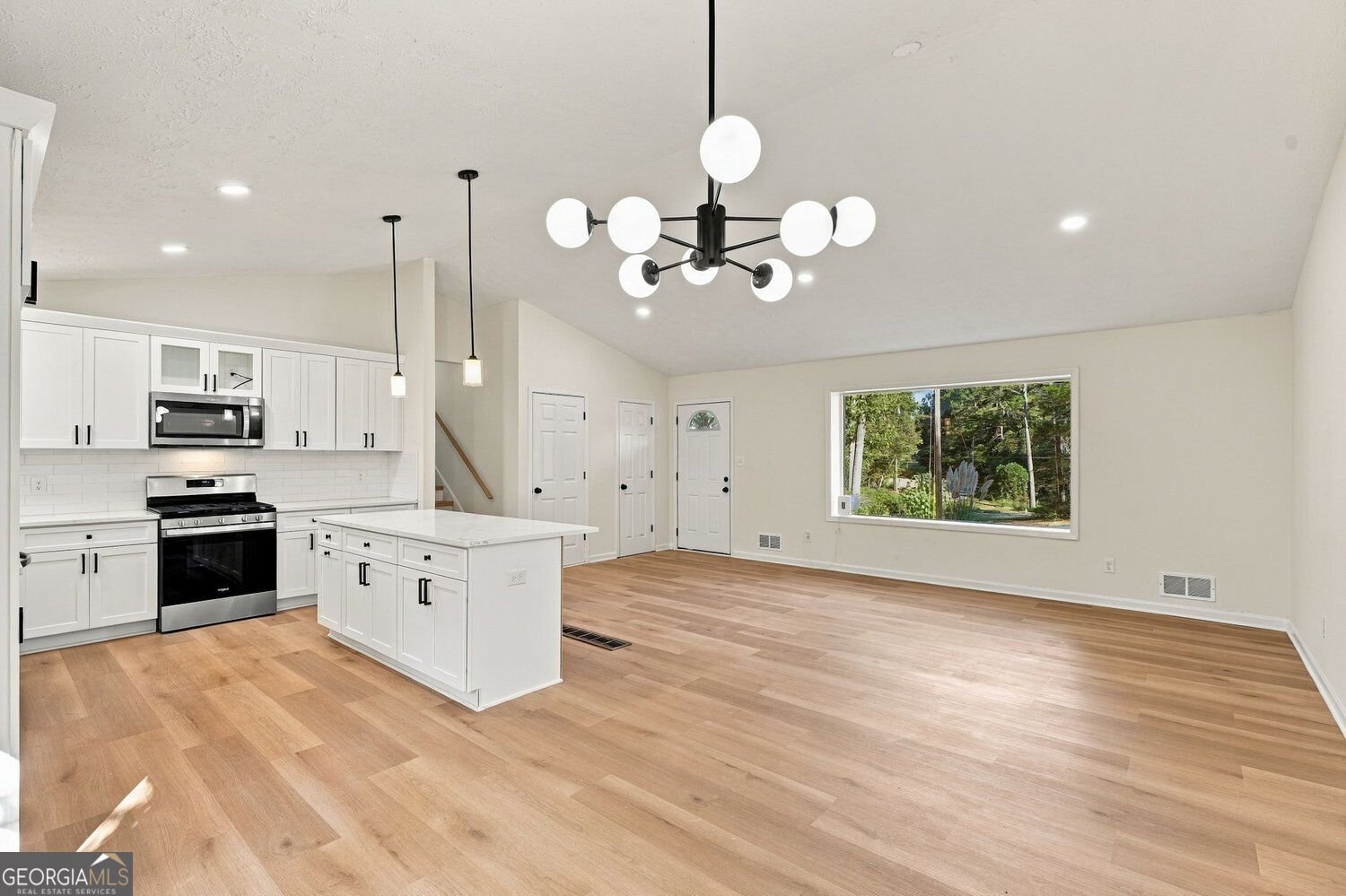 103 Hemlock Way Stockbridge - Photo 8