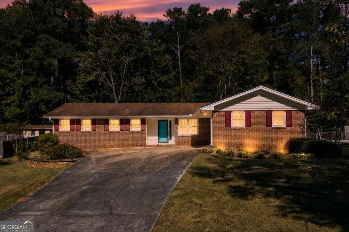 4393 Hale Place Lilburn - main photo