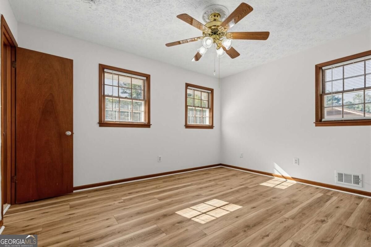 4393 Hale Place Lilburn - Photo 15