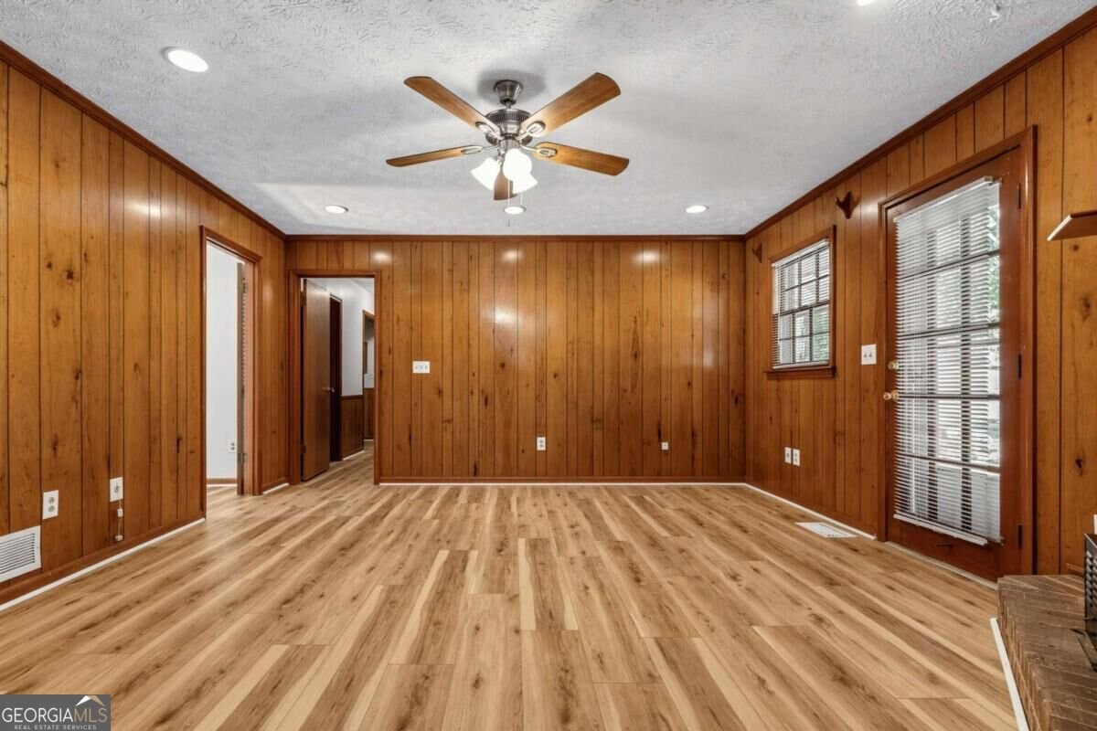 4393 Hale Place Lilburn - Photo 7