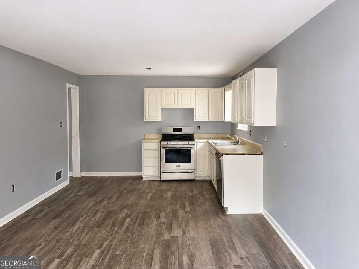 223 Childs Drive Atlanta - Photo 8