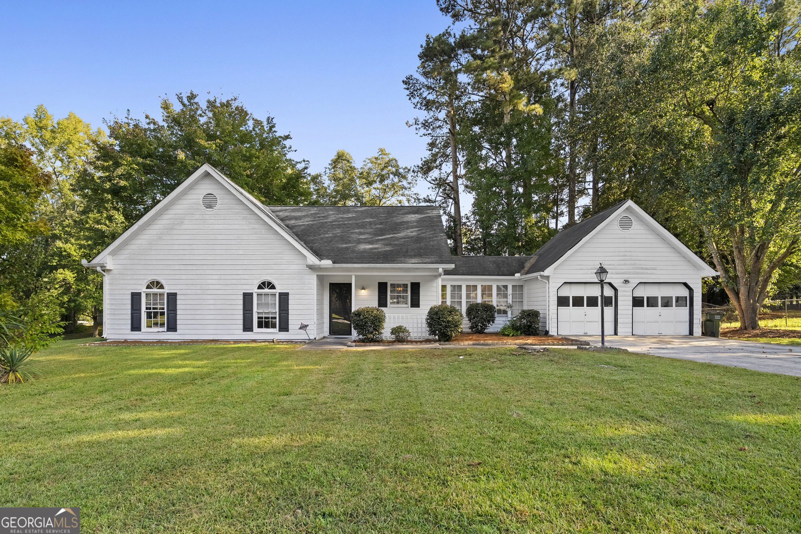 905 Burning Bush Drive Loganville - main photo