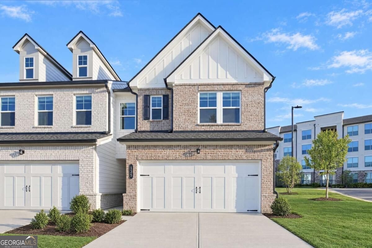 135 Rope Mill Court Holly Springs - main photo