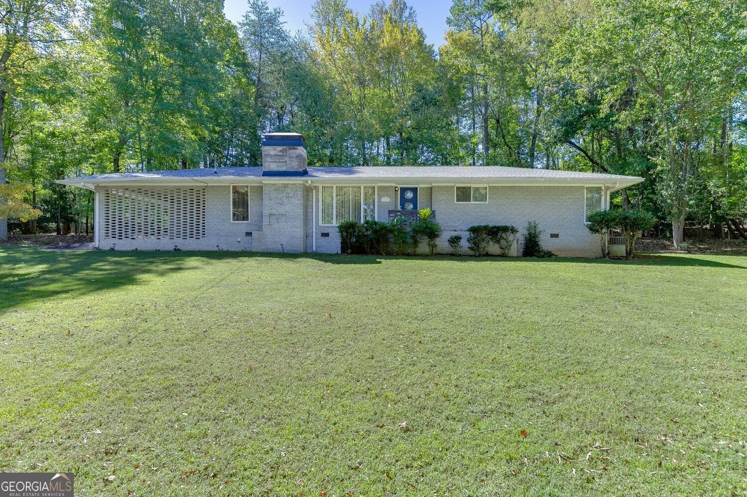 1173 Lakeshore Drive Gainesville - main photo