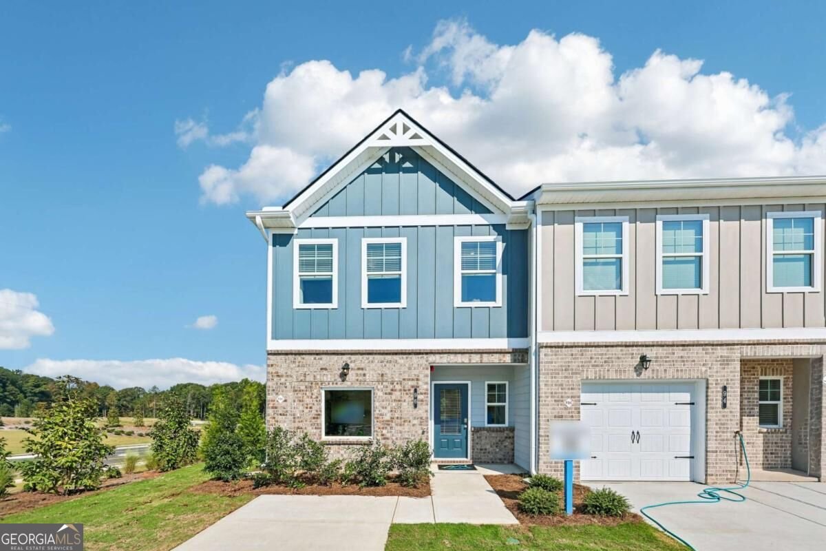 204 Birch Way Fairburn - main photo