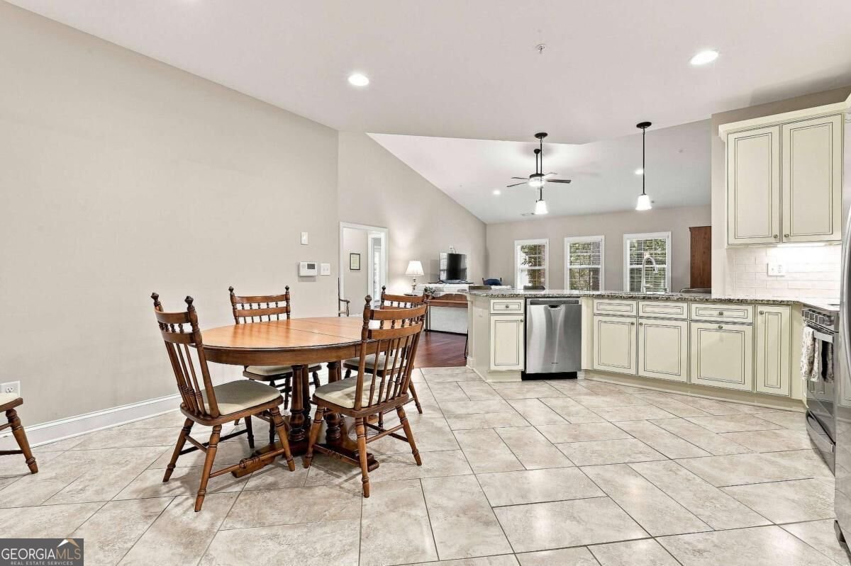 2102 Commonwealth Circle Newnan - Photo 8
