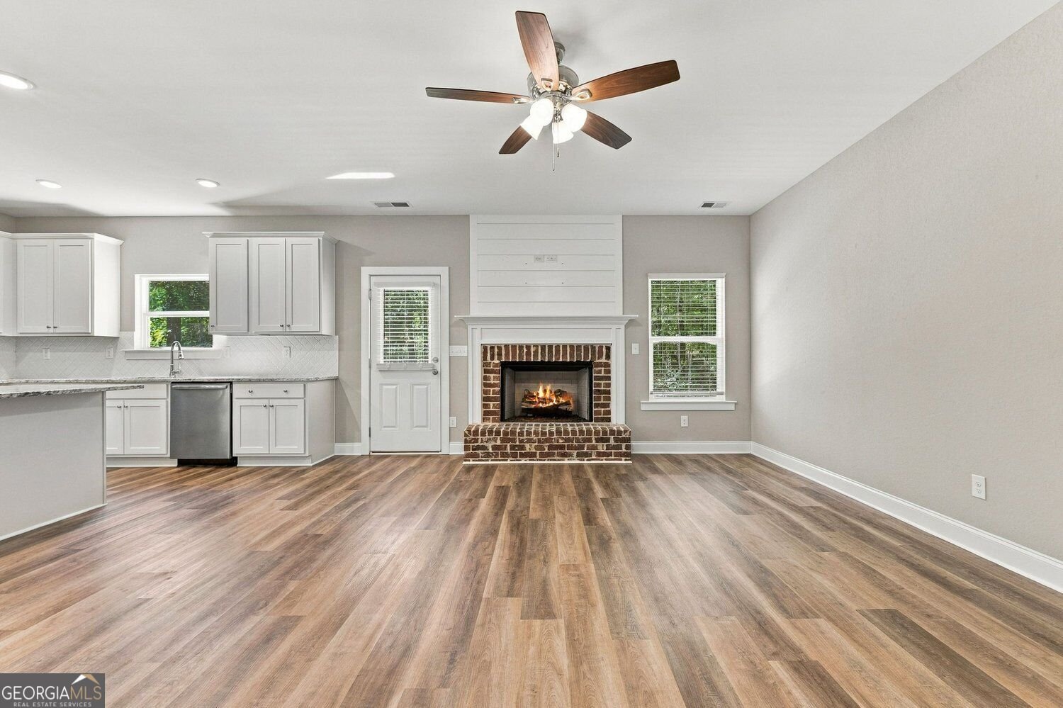 1604 English Road Forsyth - Photo 21