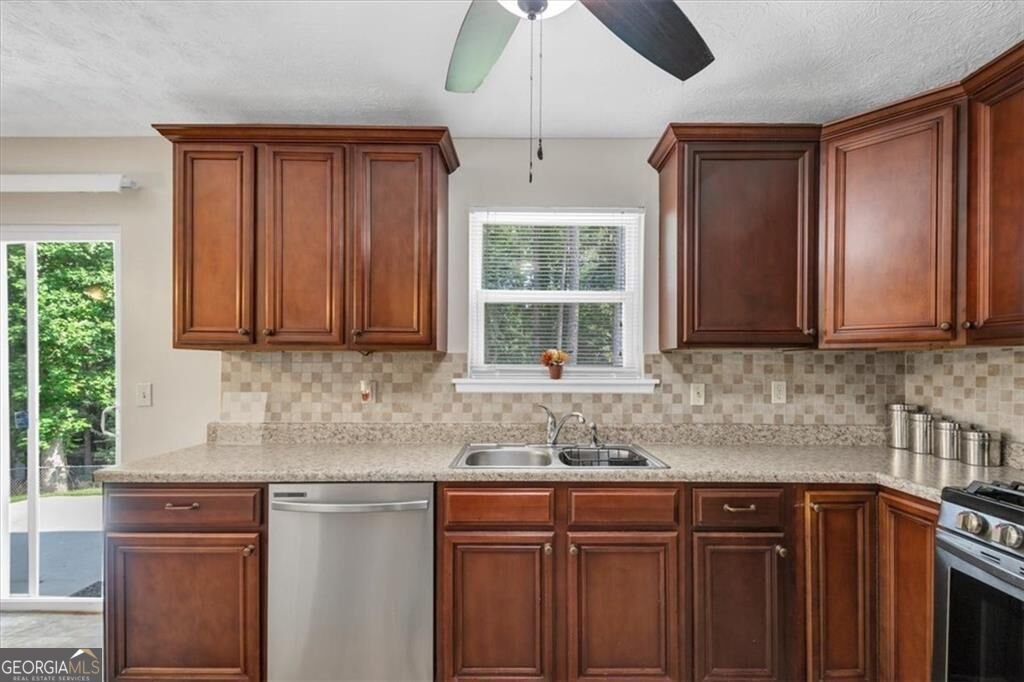 5086 Woodbridge Trail Stone Mountain - Photo 12