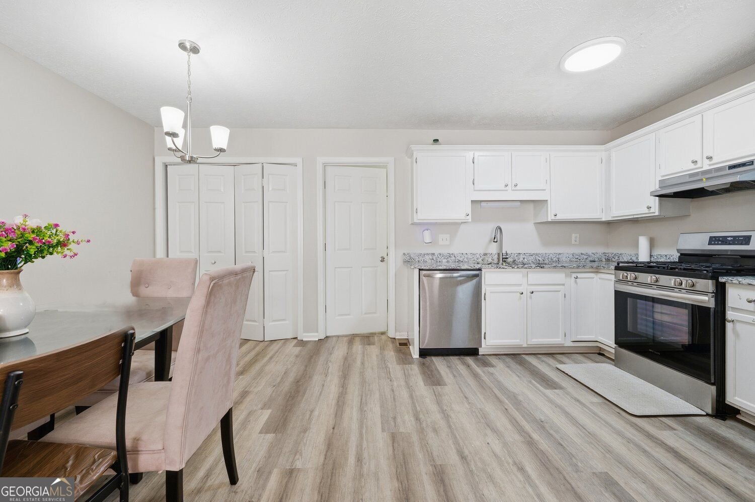 141 Davis Mill Court Lawrenceville - Photo 6