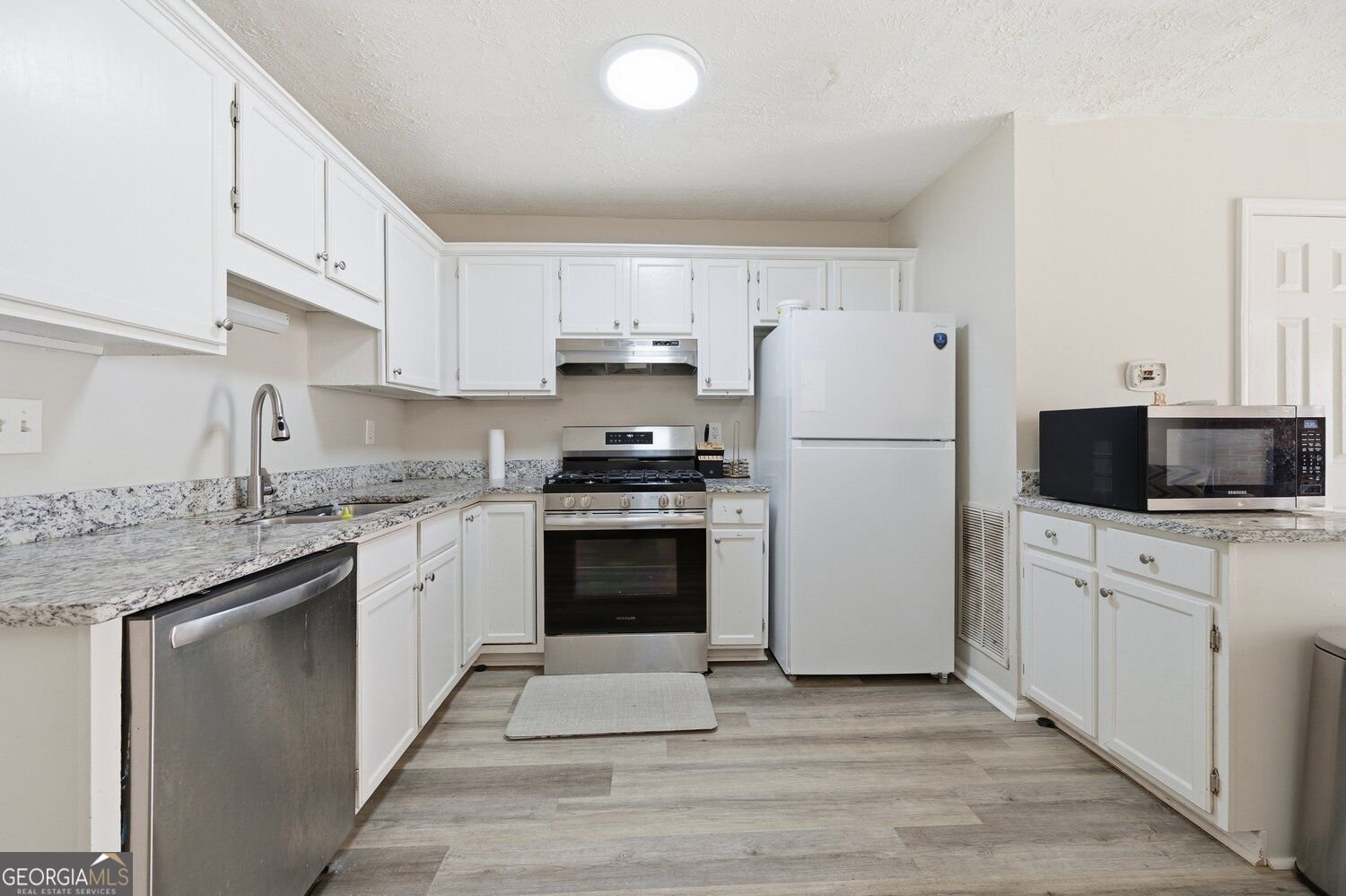 141 Davis Mill Court Lawrenceville - Photo 7