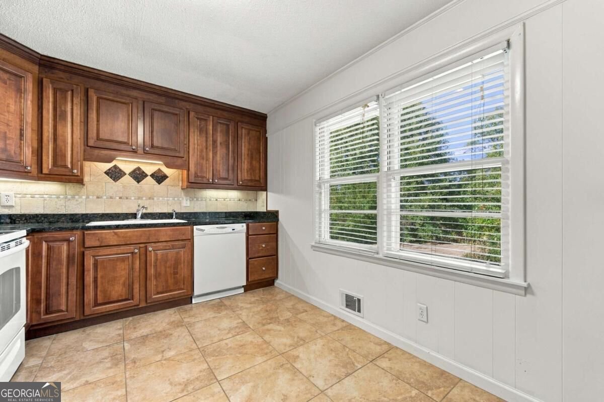 5911 Betty Street Austell - Photo 10