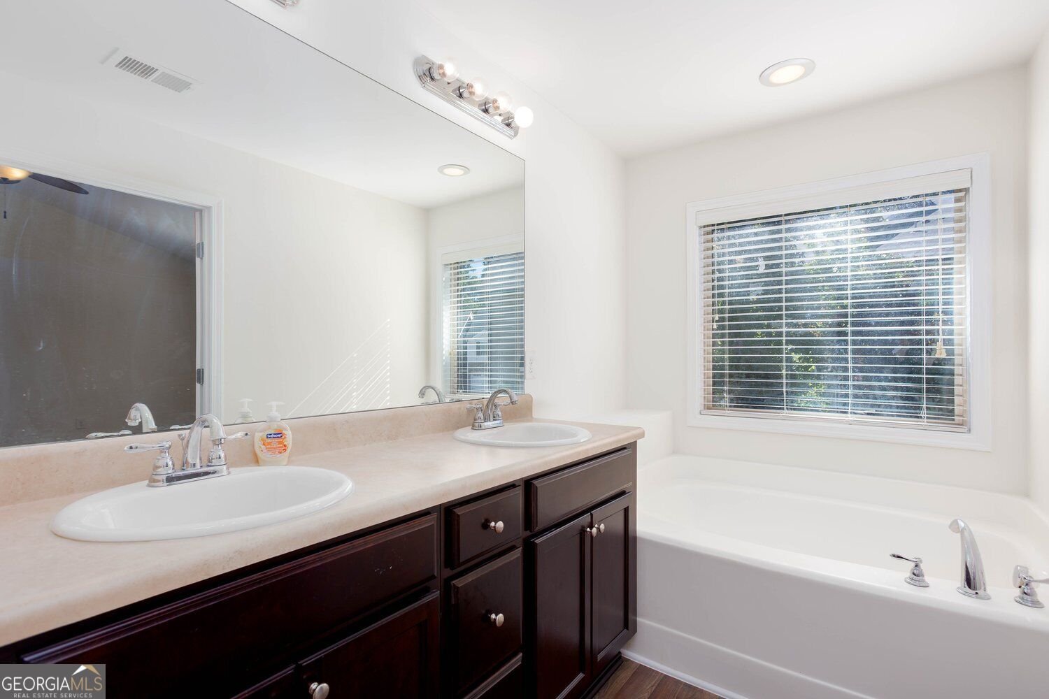 231 Bobbie Way Woodstock - Photo 13