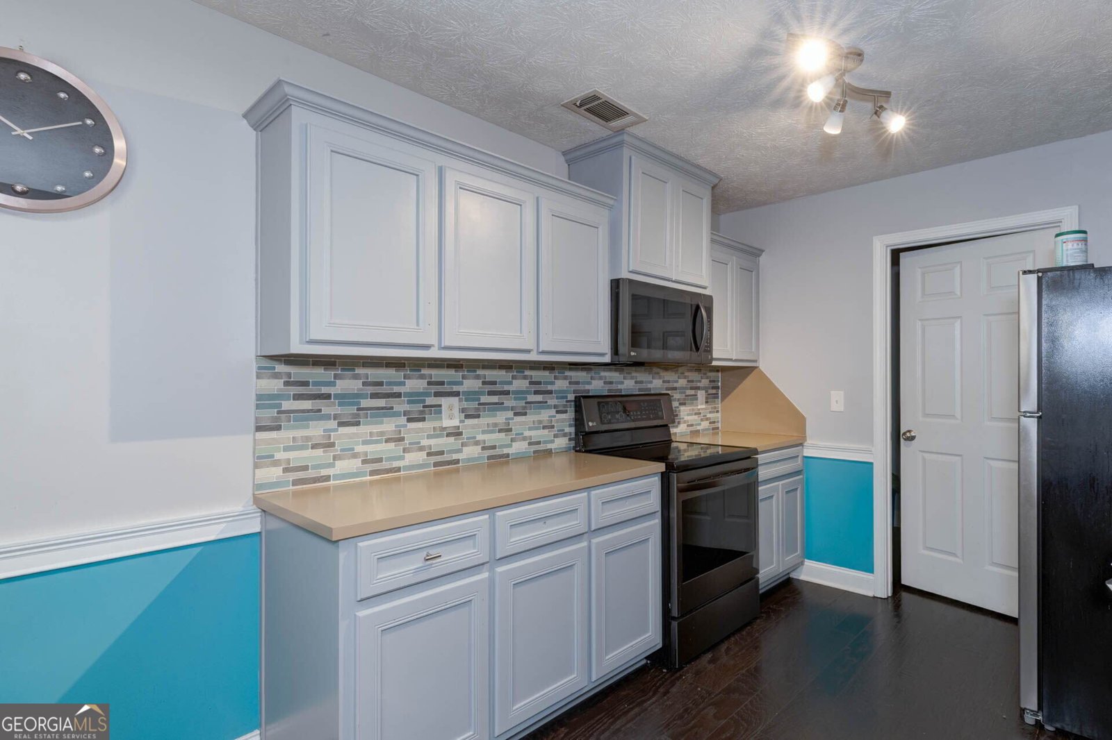 8029 Garrett Pines Drive Midland - Photo 8