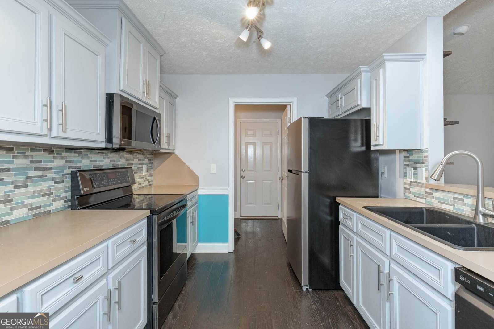 8029 Garrett Pines Drive Midland - Photo 9