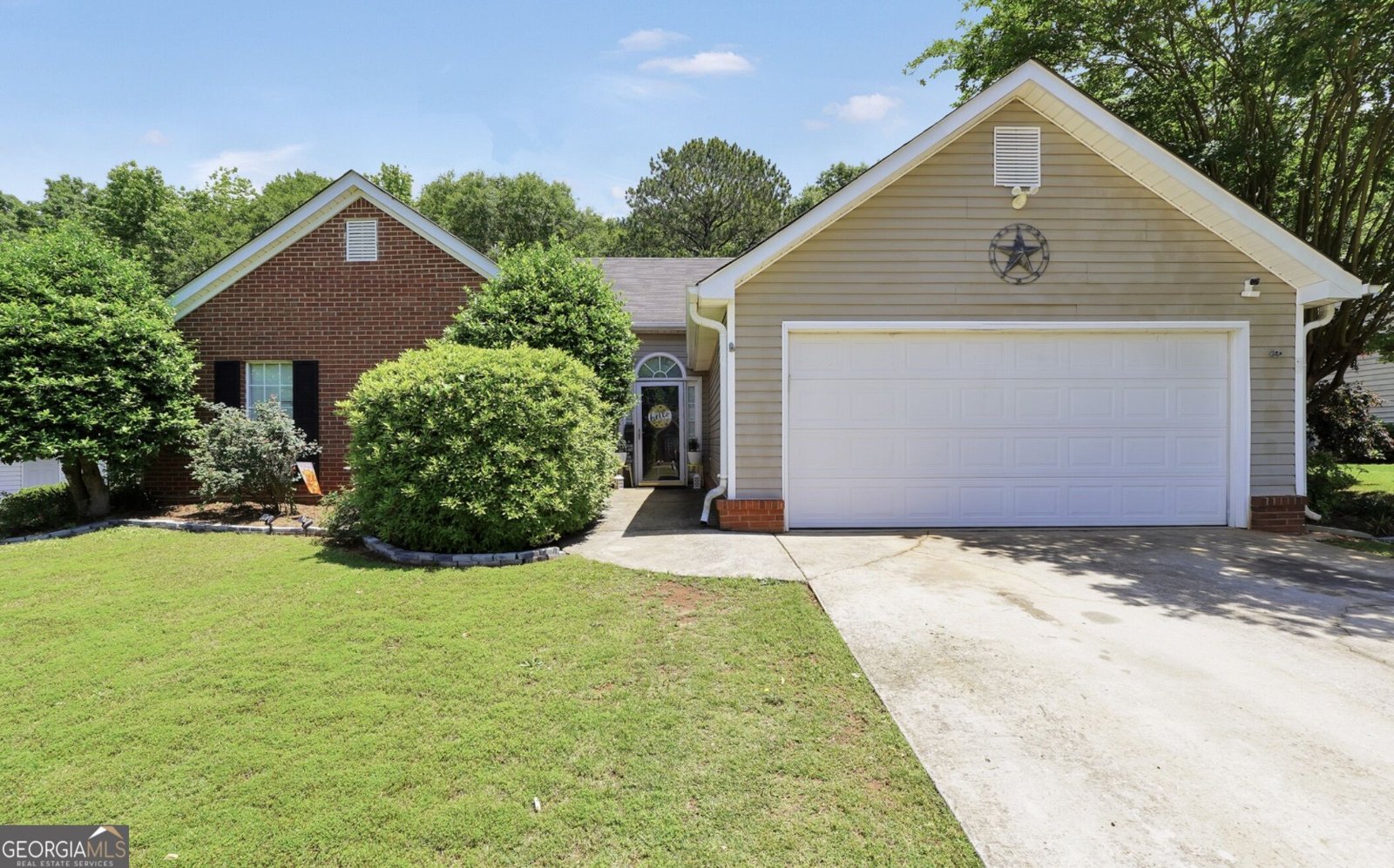 422 Old Ivy Path McDonough - main photo
