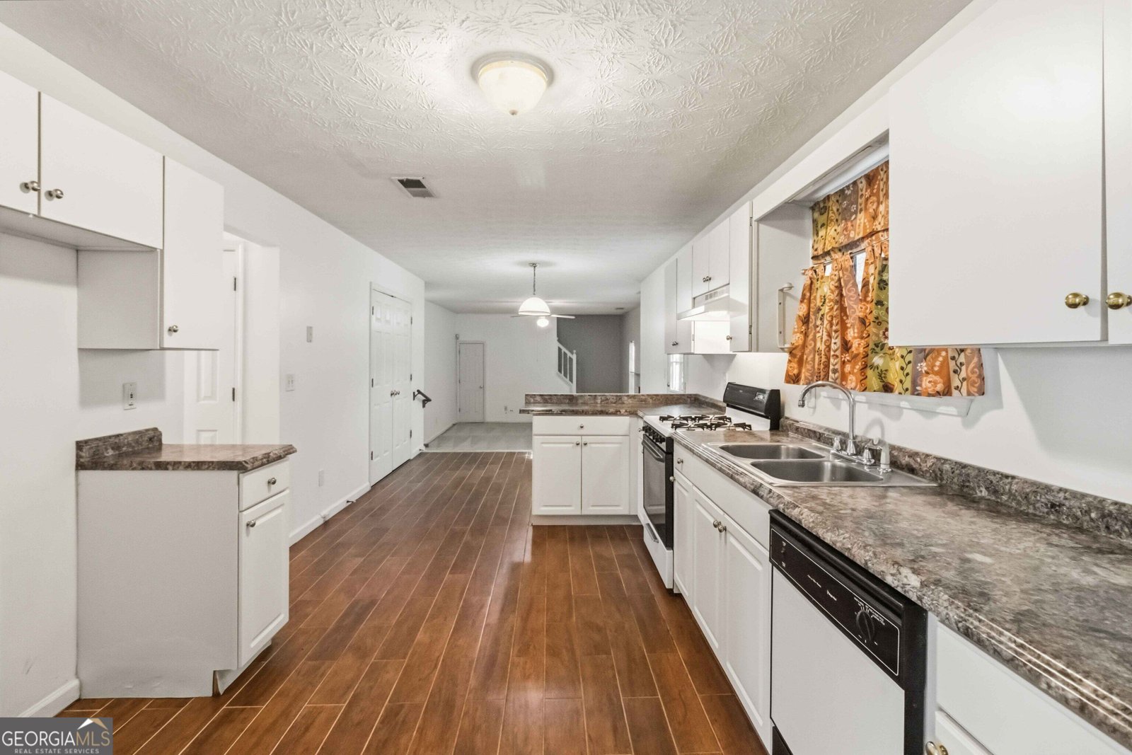 6196 Waterton Drive Lithonia - Photo 10