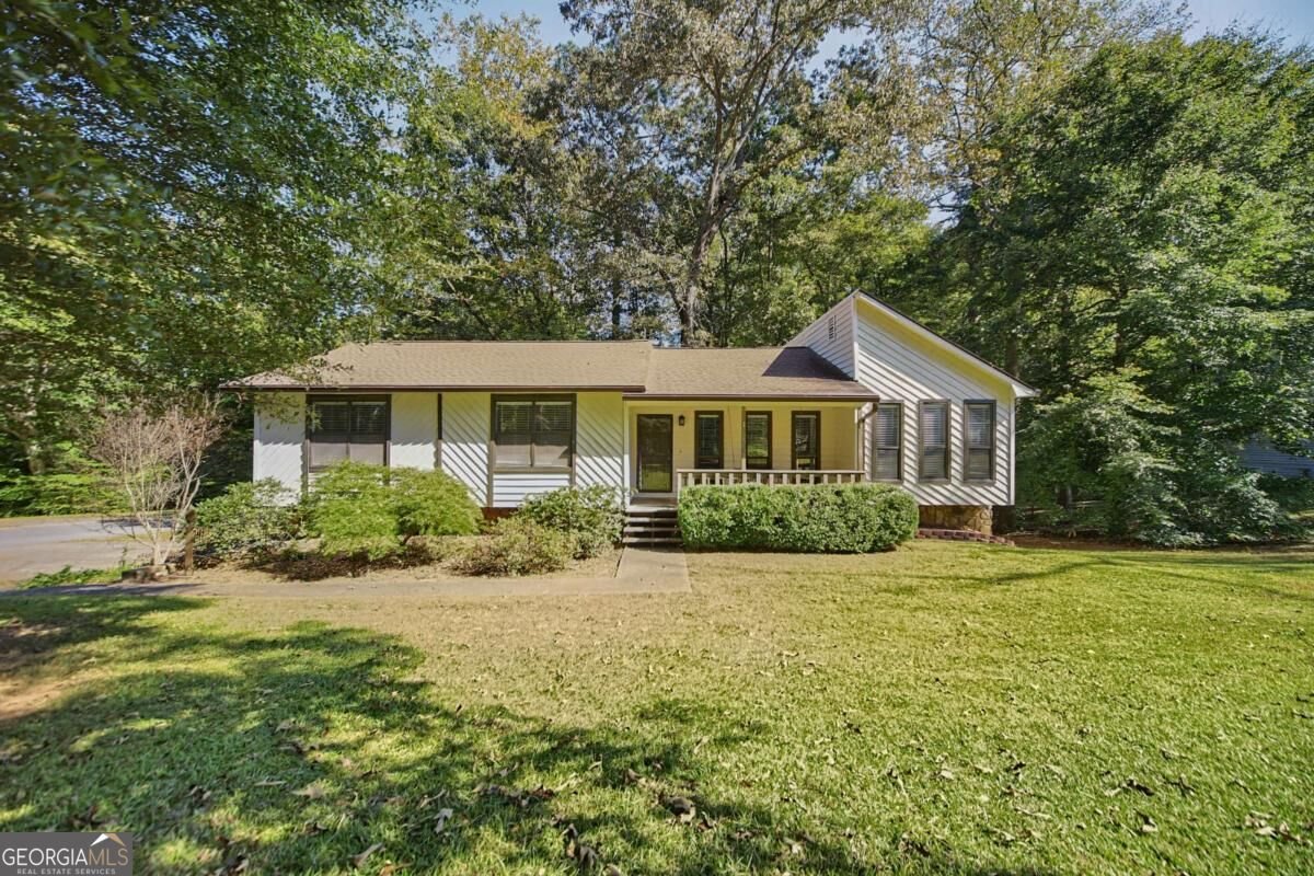 136 Farmington Drive Woodstock - main photo
