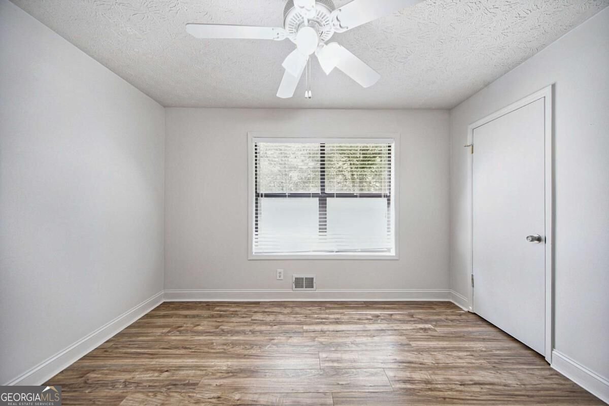 136 Farmington Drive Woodstock - Photo 14