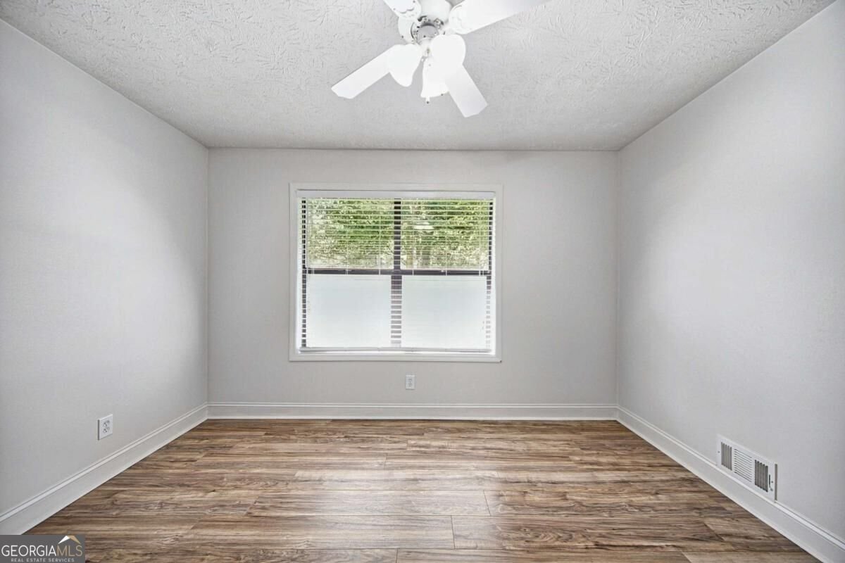 136 Farmington Drive Woodstock - Photo 16