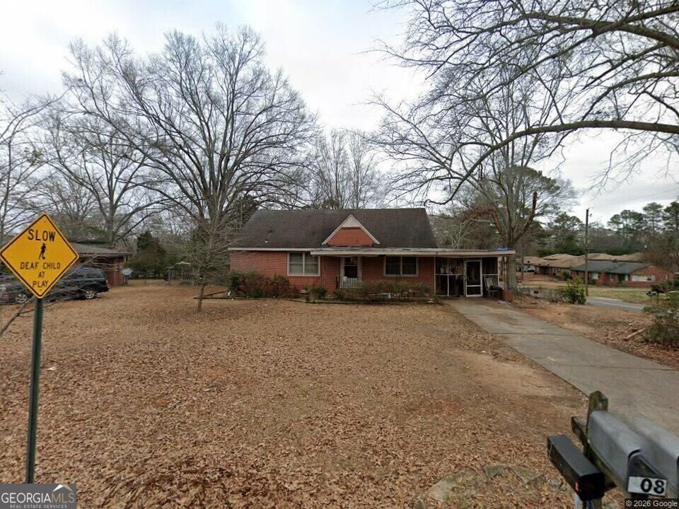 308 Cherokee Circle Griffin - main photo