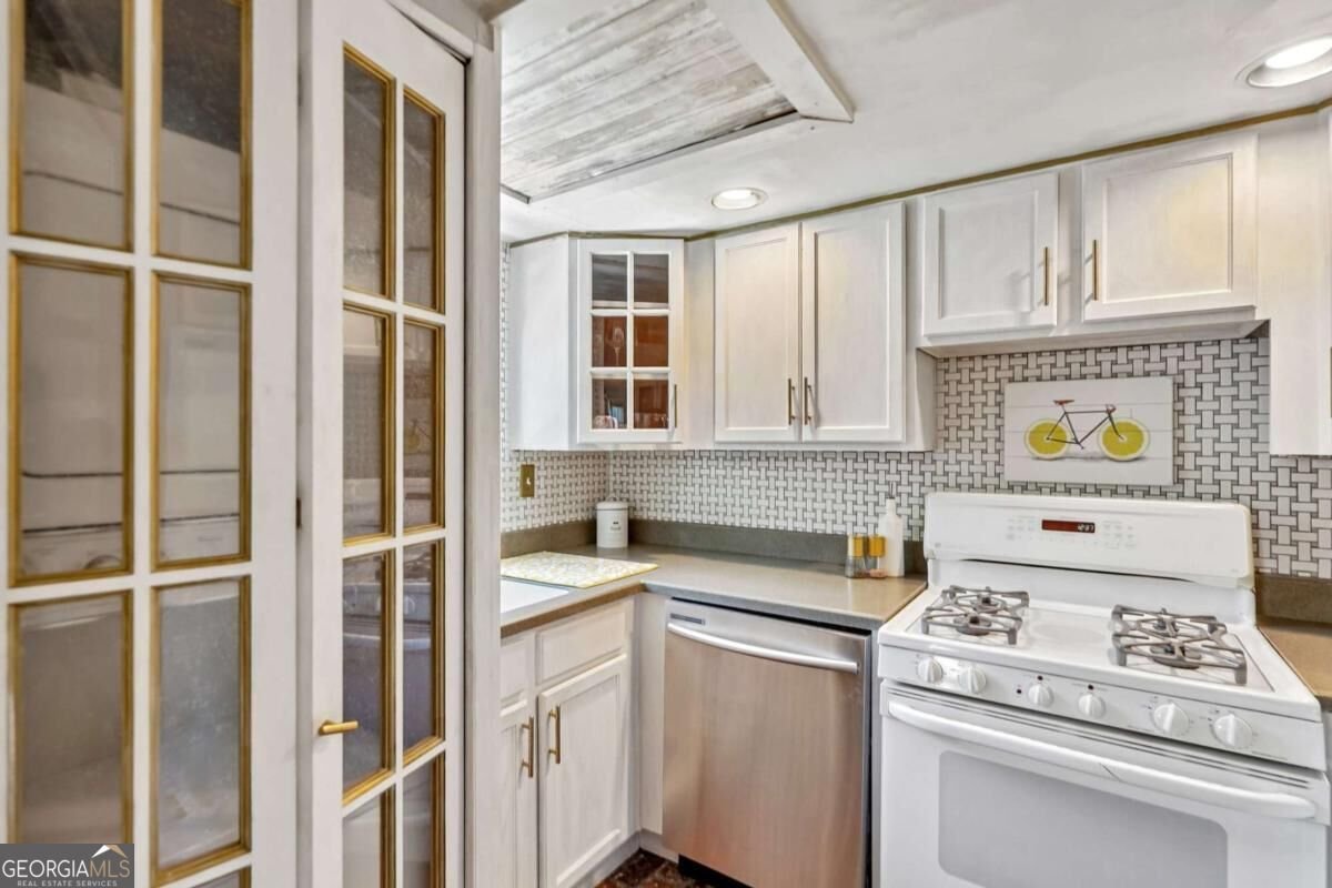284 Lakemoore Drive Atlanta - Photo 8