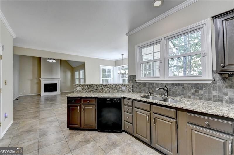 4440 Pinehollow Court Johns Creek - Photo 6