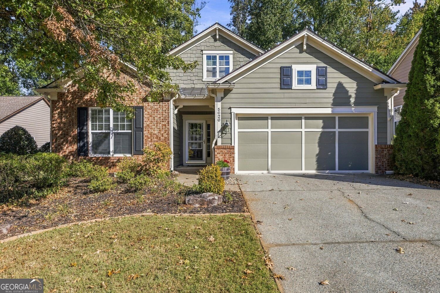 5020 Duke Drive Cumming - main photo