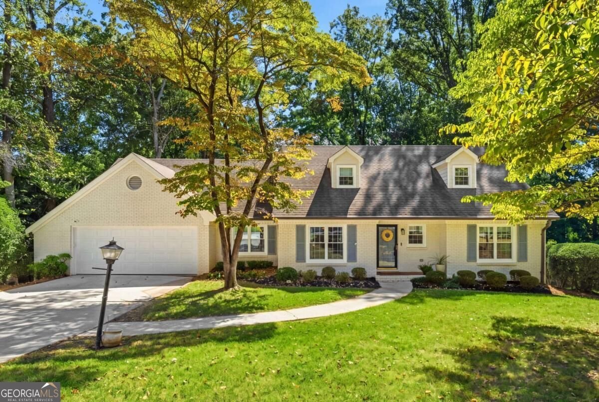 795 Spalding Drive Sandy Springs - main photo